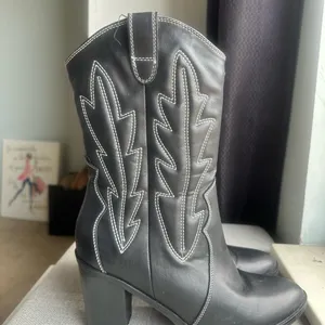MIA Black Cowgirl Boots thumbnail 3