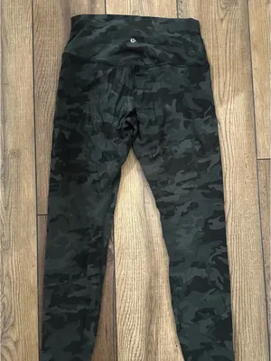 Lululemon High-Waist Camo Leggings - Dark Green/Black thumbnail 2