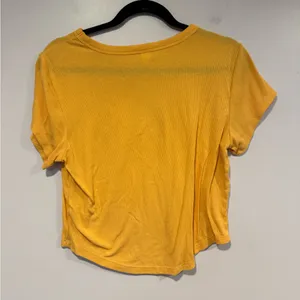 Orange ribbed Old Navy curved hem crop top‎ thumbnail 3