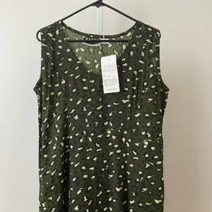 Mamta Rayon Boho Relaxed Lagenlook Animal Print Midi Dress One Size Green thumbnail 2