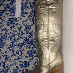 Steve Madden Metallic Gold Western Knee-High Boots thumbnail 3