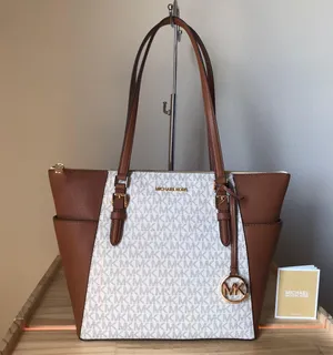 Michael Kors Purse thumbnail 1