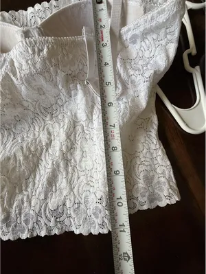 White Floral Lace Camisole Top with Adjustable Straps Size Medium thumbnail 8