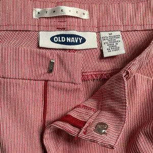 Old Navy Stretch Cropped Red & White Striped High-Waisted Pants Size 12 thumbnail 4