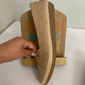 Clark’s tan women’s Danelly Shine loafer spadrilles size 10M thumbnail 8