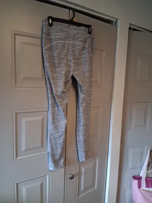 PINK Victoria's Secret v-cut front waist line tweed leggings in gray size large. thumbnail 9