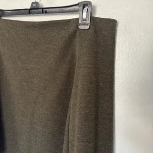 ZARA Women’s Stretchy Skirt | Trafaluc/Olive green Fall/Winter collection Large thumbnail 5