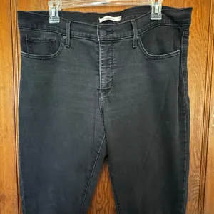 Levi’s 311 Shaping Skinny Black Denim Jeans Womens Tag 32 Measures 36‎ thumbnail 2