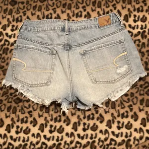 AMERICAN EAGLE Shorts Women’s Size 2 AE HI-RISE FESTIVAL Shorts Distressed thumbnail 10