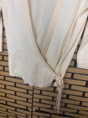 Theory ivory Merino wool wrap sweater size medium thumbnail 3