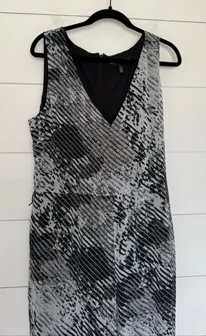 White House Black Market Women’s 16 Vneck Maxi Dress Sleeveless thumbnail 1