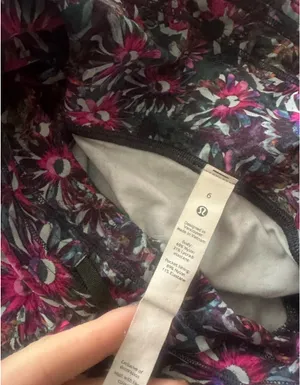 Lululemon leggings pockets  thumbnail 4