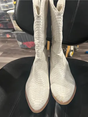 Coconuts by Matisse White Textured Western Heeled Boots see front for flaw thumbnail 13