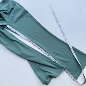 New Day Women’s Medium Green Athletic Bootcut Pull-On Pants thumbnail 3