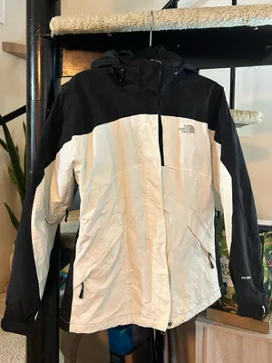 The North Face Jacket Women’s thumbnail 1