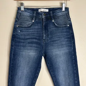KanCan distressed medium wash skinny denim jeans size 26 cute festival girly‎ thumbnail 2