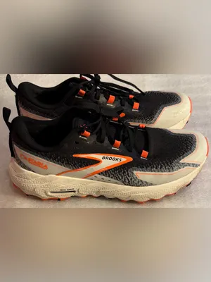 Brooks Cascada 18 Women's Trail Running Sneakers in Black, Gray, Orange thumbnail 3