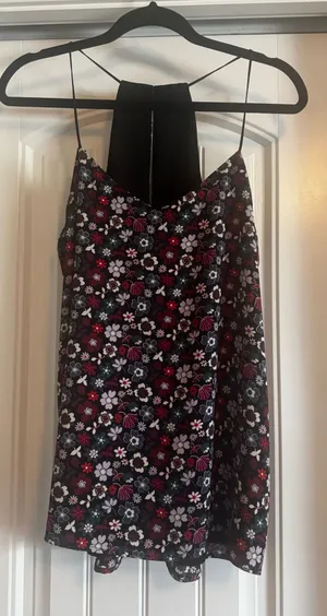 Cute flowy tank top from Express - size M  thumbnail 1