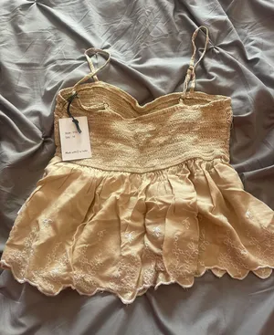 brown floral top Size M thumbnail 2