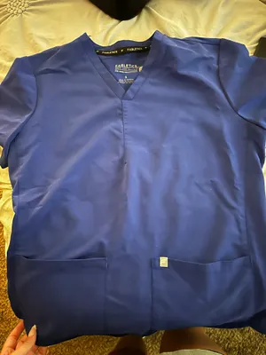 Fabletics Scrub top thumbnail 2