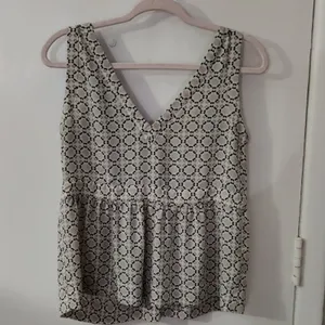 LOFT V-Neck Peplum Geometric Mosaic Print Top 4P Petite Boho Balletcore Classic thumbnail 4
