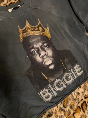 DAYDREAMER Biggie/Notorious B.I.G. Gold Crown Raglan Crew Sweatshirt in Vintage Black thumbnail 5