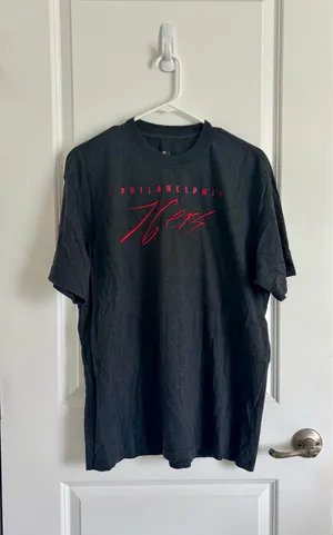 Nike Philadelphia 76ers Tee Size Large thumbnail 1