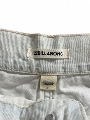 Billabong Light Wash High-Waist Denim Belted Shorts Tie Waist Cuffed Sz 28 Jorts thumbnail 4