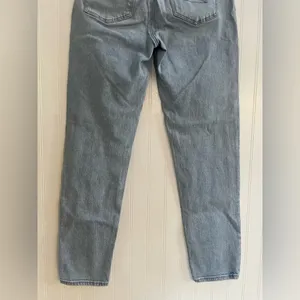 AMERICAN EAGLE Women’s AE Strigid Mom Jean in Blue Breeze Wash Denim Size 4L thumbnail 11