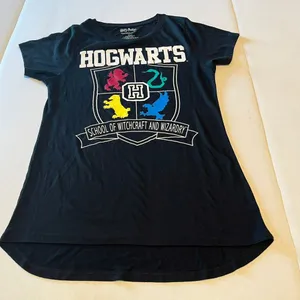 Harry Potter Hogwarts School of Witchcraft and Wizardry women's size large‎ L thumbnail 1