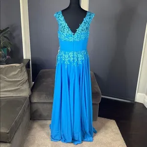 Women’s Blue Full Length Formal Dress V-Neck Lace Appliqué Bodice Size 10 NWT thumbnail 5