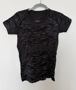 Lululemon shirt thumbnail 1