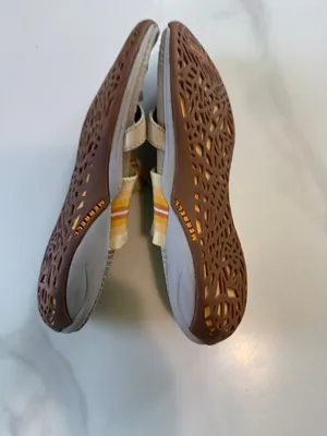 Merrell Women's Tan and Yellow Striped Slip-On Sandals thumbnail 9