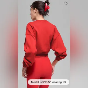 Alo Yoga NWT Cropped Accolade Crewneck Bright Red Sweatshirt Size S thumbnail 2