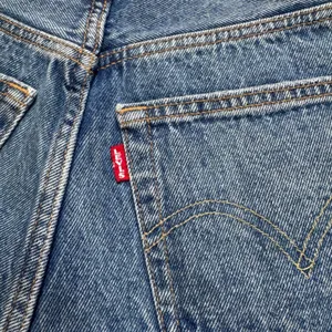 Levi's‎ Premium 501 Original High Rise Distressed Denim Shorts Medium Wash Sz 27 thumbnail 7