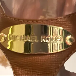 Michael Michael Kors camel colored gold plated thong sandals! thumbnail 8