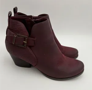 Baretraps Women's Size 10 M Burgundy Ankle Boots Buckle Detail Dr Scholls Insole thumbnail 1