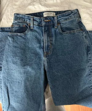 Abercrombie High-Rise Jeans thumbnail 1