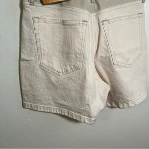 Abercrombie & Fitch Women's Size 27/4 The Dad Short High Rise White Faux Leather thumbnail 9