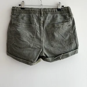 American Eagle Army Green Mid-Rise Shorts with a Tie Waistband, Stretch, Size 4 thumbnail 14