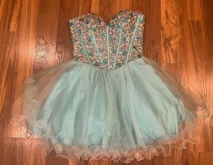 Terani couture 💃🏻PROM DRESS💃🏻SWEET 16 size 4 thumbnail 1