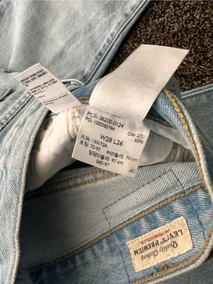 Levi's 501 Light Blue Jeans Size 26 0584 thumbnail 3
