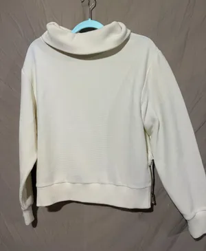 Varley crewneck thumbnail 1