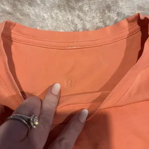 Lululemon Top Orange Athletic Running Workout Training Gym Yoga Ladies See Pics thumbnail 5