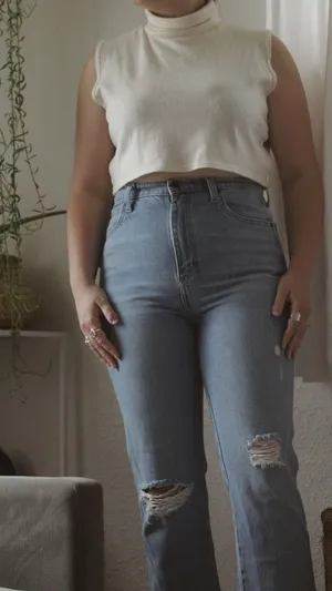 High-Rise Straight Wrangler Jeans thumbnail 1