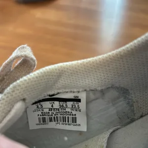 Nike tennis shoes thumbnail 4