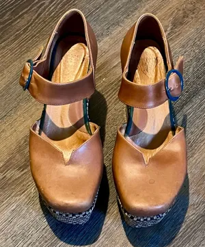 John Fluevog Ana Rita Leather Platform Mary Jane Heels Size 7 Brown Tan thumbnail 1
