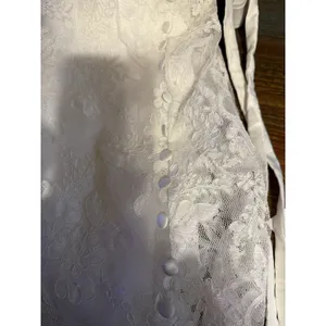 White Lace Wedding Gown Size 18 with Cinch Buttons Short Train Hem Scallop thumbnail 9