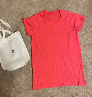 Lululemon Swiftly Tech Short Sleeve Lip Gloss thumbnail 1