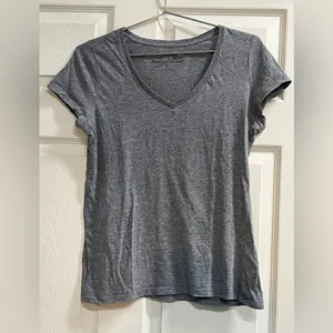 Threads 4 Thought Women’s Gray T-shirt - Size Medium - VGUC thumbnail 1